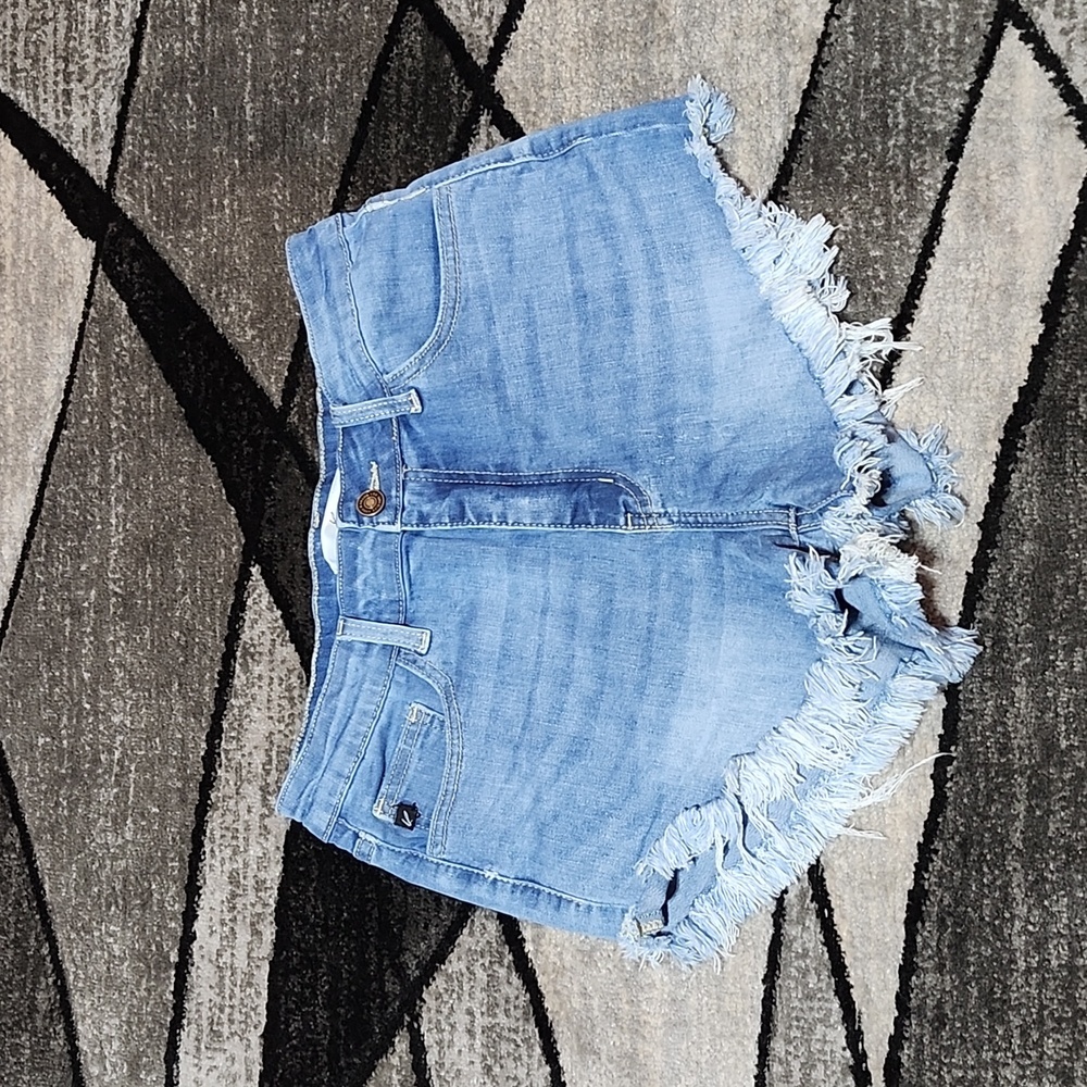 KANCAN LOS ANGELES HIGH-WAISTED RAW-EDGE ZIP-FLY DENIM JEAN SHORTS